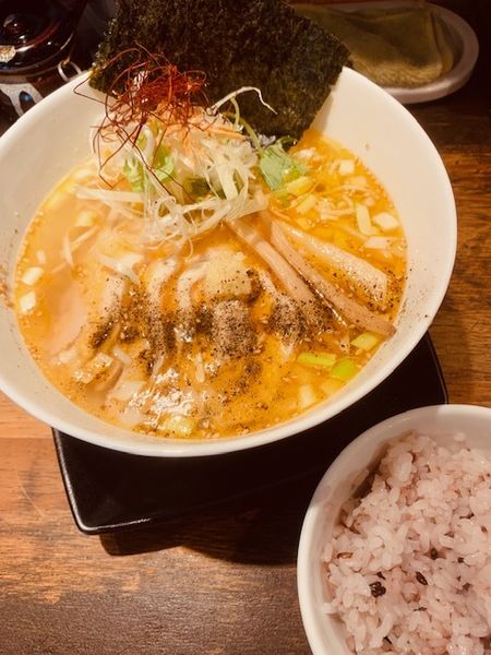 「白鶏麺 780円」@屋台らーめん 鷹流 高田馬場店の写真