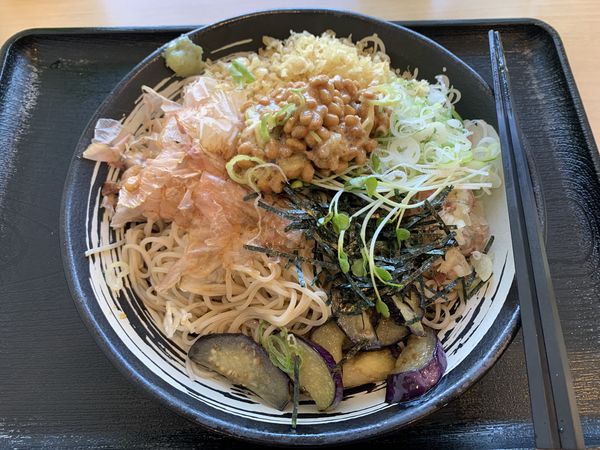「冷し薬味納豆そば大盛 680円」@ゆで太郎 花小金井店の写真