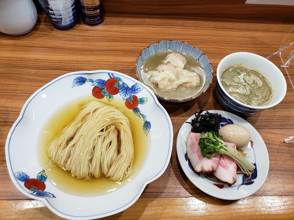 「いりこ昆布水つけそば 味玉 ワンタン」@中華そば 西川の写真