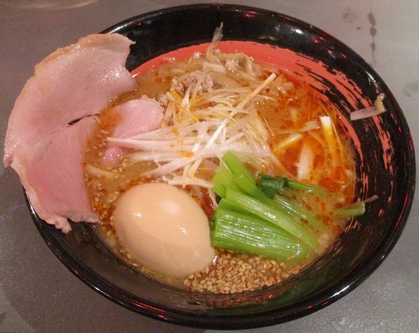 「味噌らーめん（中辛）＋サービスたまご　900円」@支那そば 日々の写真