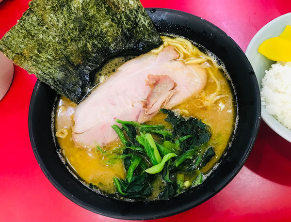 「ラーメン(並)＋ライス」@杉田家 千葉祐光店の写真