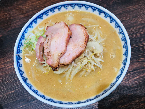 「味噌ラーメン＋レアチャーシュー」@味噌ラーメン 雪ぐにの写真