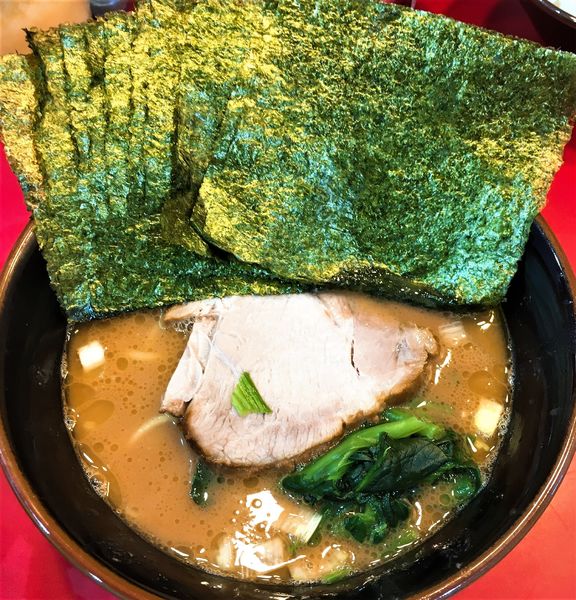 「半ラーメン全部普通＋のり」@らーめん 谷瀬家 新橋店の写真