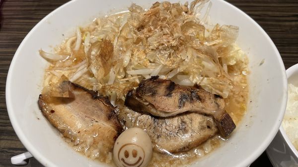 「マンモスラーメン+半ライス」@泪橋 豊洲店の写真