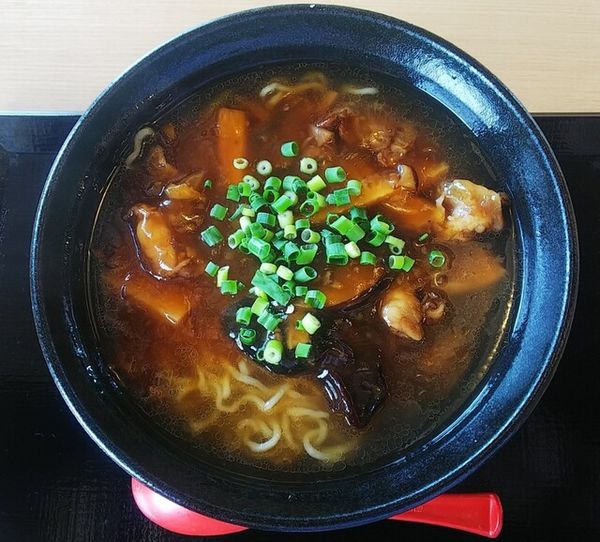 「牛すじ旨煮ラーメン850円」@毘沙門の写真