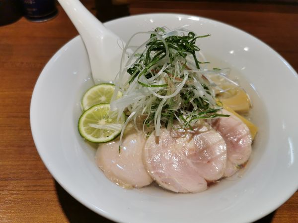 「冷やし鶏そば」@寿製麺よしかわ 川越店の写真