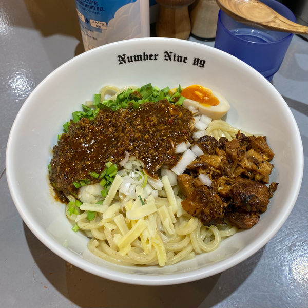 「汁なしブラック」@麺Dining Number Nine 09の写真