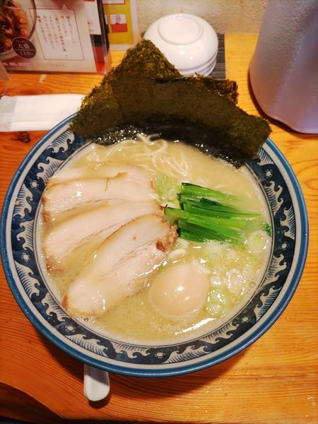 「トクのせ熟成とんこつ塩  ﾒﾝﾏ抜き」@龍神麺の写真