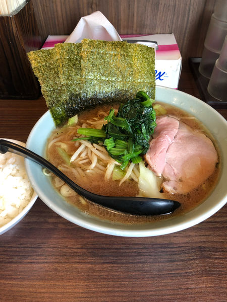 「831ラーメン とライス」@831家 和田店の写真