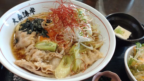「悪魔の黒豚ラーメン＋ネギ増し」@酒肴旬彩 たくみやの写真