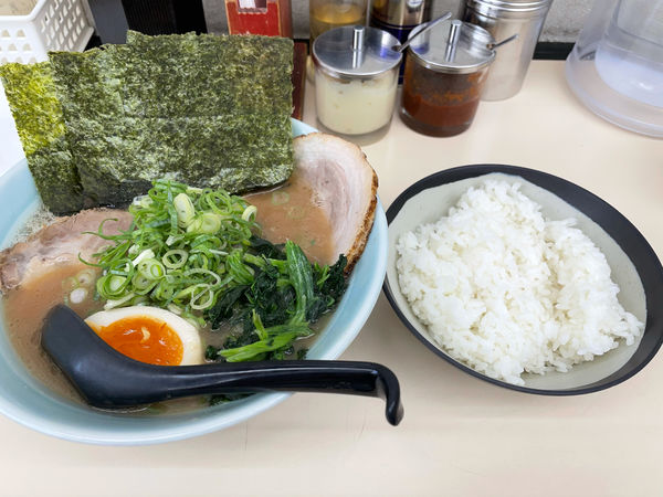 「丸特ラーメン　850円」@横浜家系ラーメン田中の写真