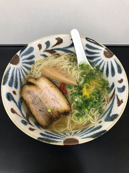 「アゴだし塩らーめん 850円」@自家製麺SHINの写真