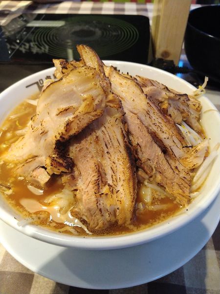 「本気の炙り焼豚そば」@本気の焼豚 プルプル食堂の写真