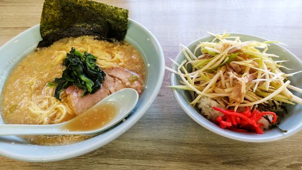 「ラーメン400円（金曜日）、ネギ丼270円」@ラーメンショップ 坂東店の写真