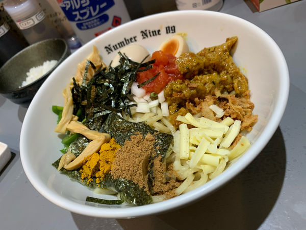 「【夏季限定】カレーまぜそば」@麺Dining Number Nine 09の写真