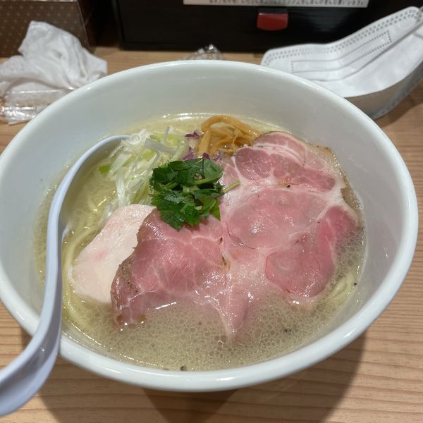 「中華そば塩」@貝出汁中華そば くらむの写真