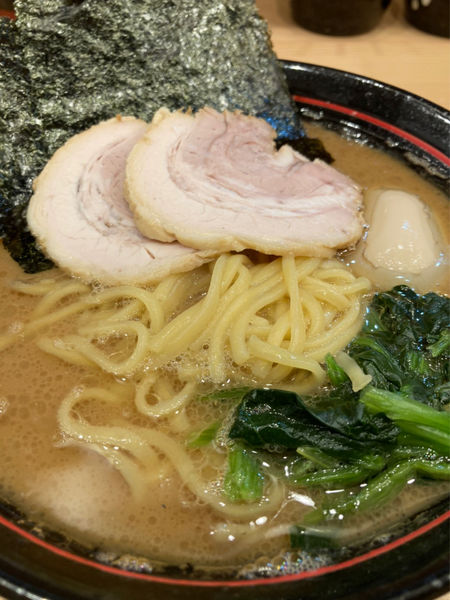「ラーメン 柔らかめ 濃いめ 多め ライス(無料)」@家系 麺場寺井の写真
