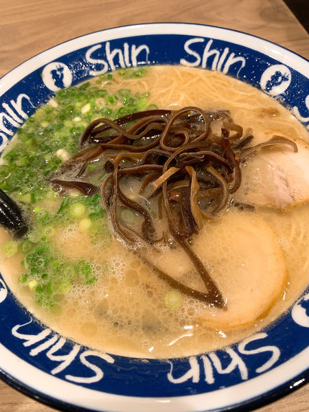 「豚骨ラーメン」@博多らーめん ShinShin 福岡PARCO店の写真