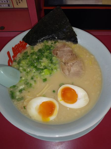 「プレミアム塩豚骨」@ラーメン山岡家 小山田間店の写真