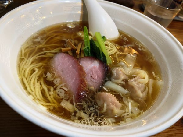 「ワンタン麺（3個）」@らーめん穀雨の写真