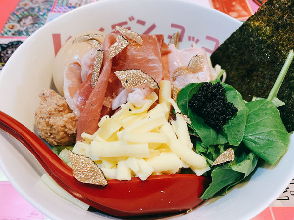 「凛々しい特製ラグジュアリーカルピスバターまぜソバ」@らーめん凛々の写真