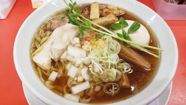 「濃口醤油 中華そば 平打麺＋味玉」@麺や 松辰の写真