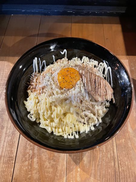 「まぜそば（大）300g 990円」@ラーメン豚珍の写真
