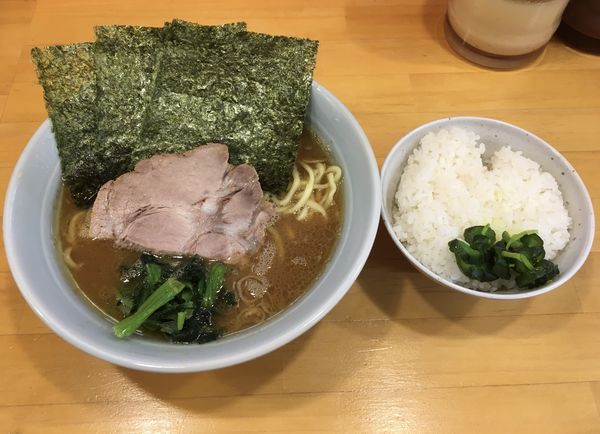 「鮪醤油ラーメン(700¥)」@横浜家系ラーメン みと家の写真