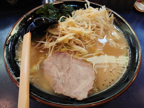 「ねぎラーメン 850円＋唐揚げ（テイクアウト）」@ラーメンショップ とさっ子の写真