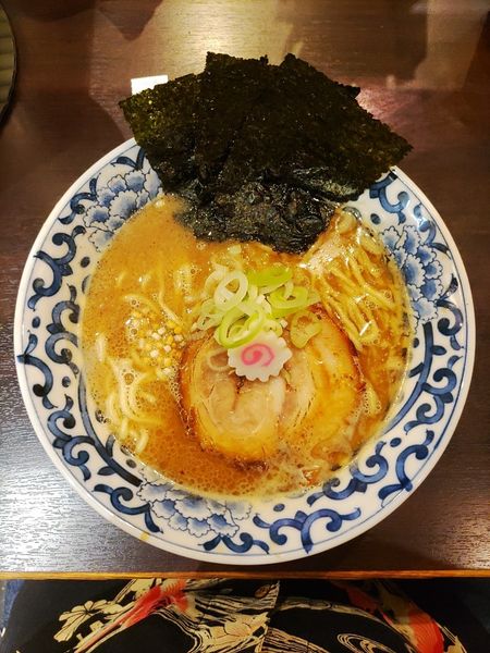 「魚介とんこつ濃厚らー麺 ﾒﾝﾏ抜き」@東京駅 斑鳩の写真