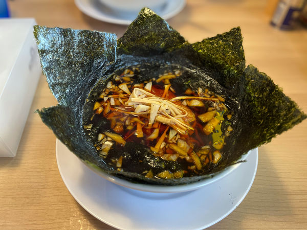 「ラーメン　麺少なめ　サービス海苔　580」@ラーメンいしい 市原店の写真