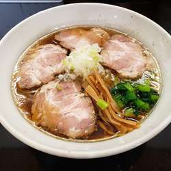 醤油ラーメン+チャーシュー2枚増