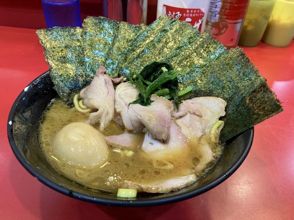 「チャーシュー麺＋海苔＋味玉」@家系総本山 ラーメン吉村家の写真