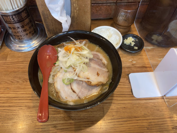 「味噌ラーメン　野菜大盛り　ニンニク　サービスライス」@麺処 花田 上野店の写真