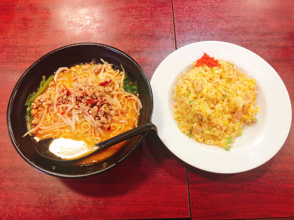 「担々麺+炒飯」@中華料理 玉蘭春の写真