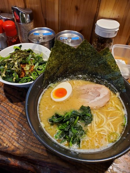 「半蔵らーめん+ピリ辛ひき肉ご飯」@らーめん 半蔵の写真