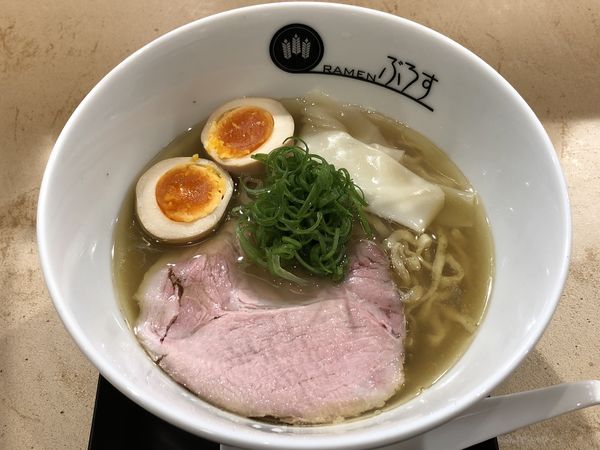 「貝塩燻玉のせ　￥９６０」@Ramenぶろすの写真