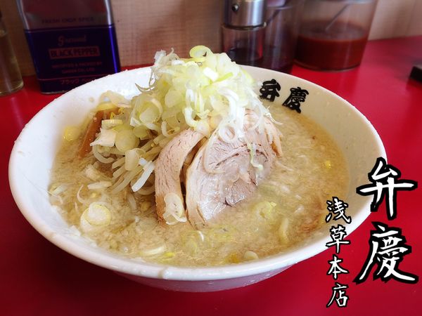 「らーめん￥800」@らーめん弁慶 浅草本店の写真