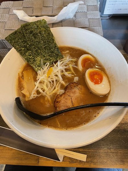 「ラーメン中盛（細麺）＋味玉」@麺屋 奨 TASUKU 中央林間店の写真