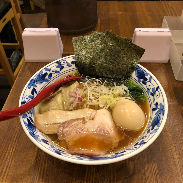 「特製貝出汁醤油らぁ麺」@貝出汁らぁ麺 虎武の写真