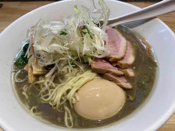 「冷やし煮干しラーメン＋肉増し＋味玉」@中華ソバ ビリケンの写真