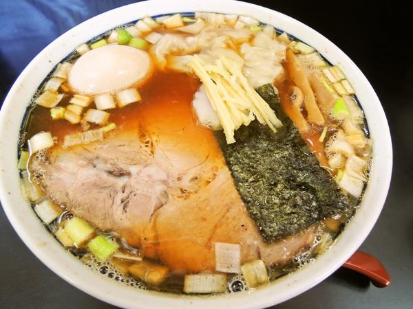 「ワンタン麺」(780円)