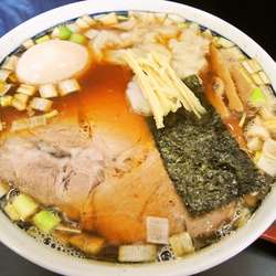 「ワンタン麺」(780円)