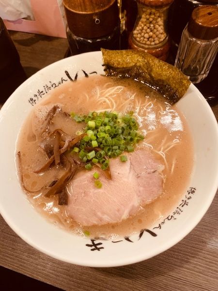 「らーめん 650円　替玉 120円」@博多長浜らーめん いっきの写真