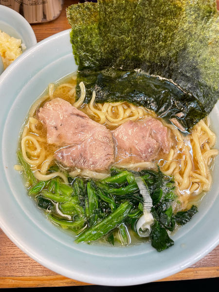 「ラーメン+無料ライス+生卵トッピング」@横浜ラーメン 武蔵家 国領店の写真