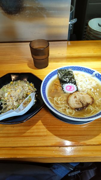 「ラーメン半チャーハン850円」@健勝軒 本八幡店の写真