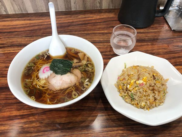 「ラーメン＋半チャーハンセット」@泰鵬 駅前店の写真