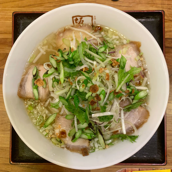 「【限定】ニンニクの芽香るスタミナ塩ラーメン」@喜多方ラーメン坂内 新宿パークタワー店の写真