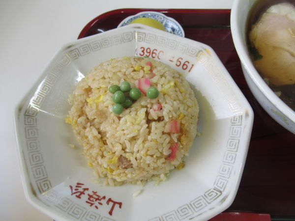 「ワンタンメン（700円）＋半チャーハン（400円）」@中華料理 山海珍の写真