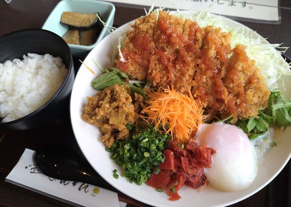 「かつ屋の冷やしカレーまぜめん ￥1100」@かつ屋まんてんの写真